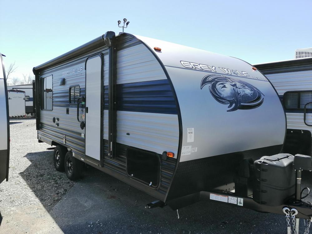 SOLD 2020 Cherokee Grey Wolf 19SM Travel Trailer with Bed